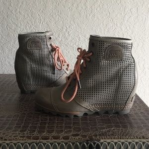 Rare Sorel 1964 Premium Wedge Boot Dove 10.5